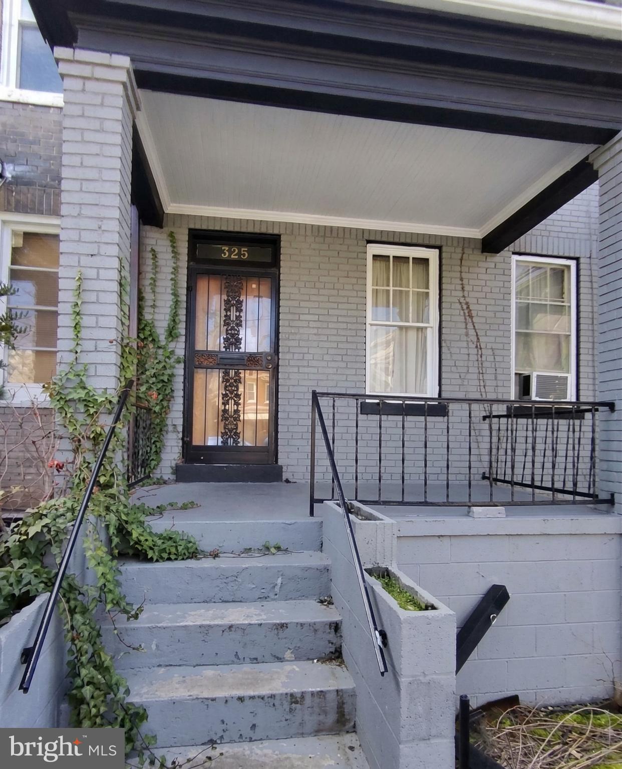 325 BRYANT STREET NE