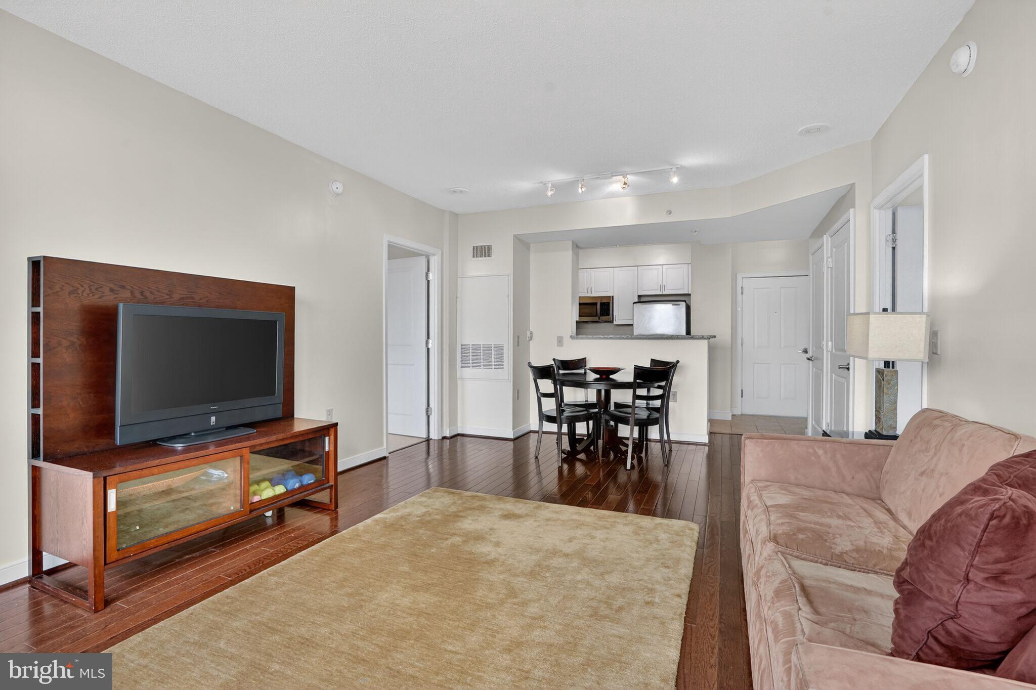 555 MASSACHUSETTS AVENUE NW 1318