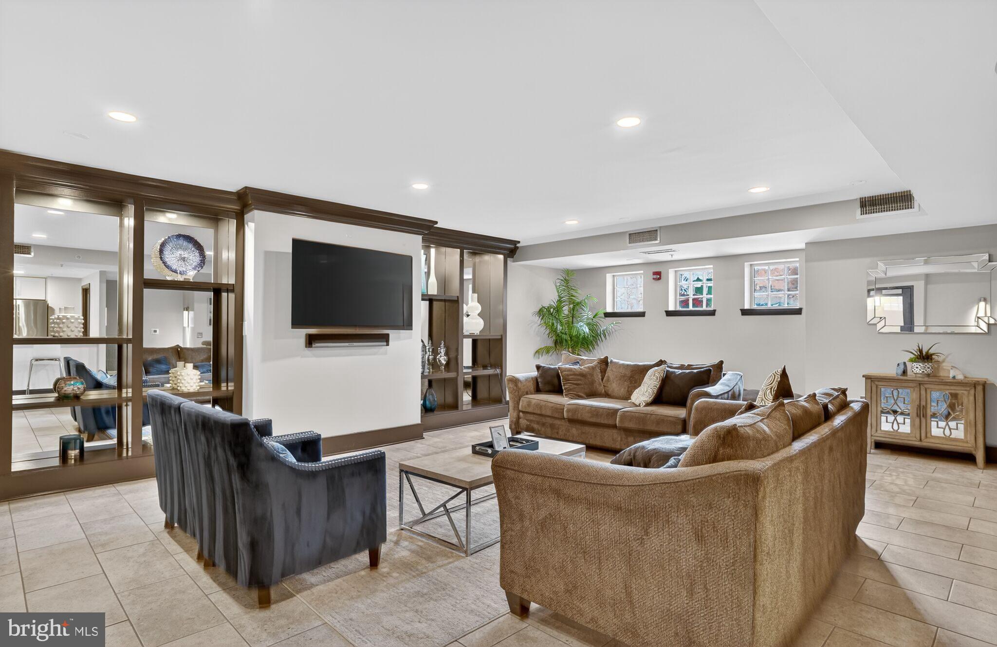 555 MASSACHUSETTS AVENUE NW 1318