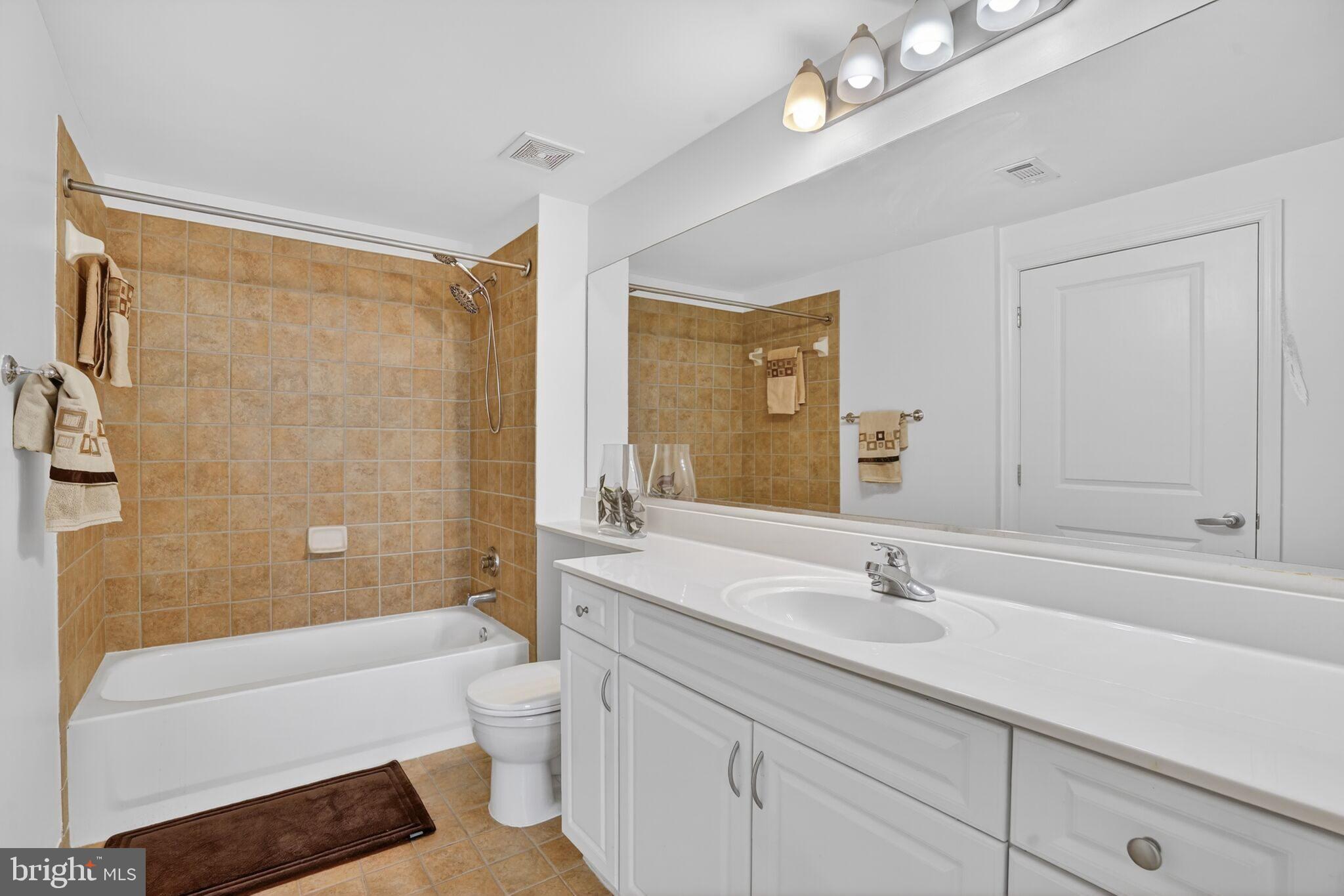 555 MASSACHUSETTS AVENUE NW 1318