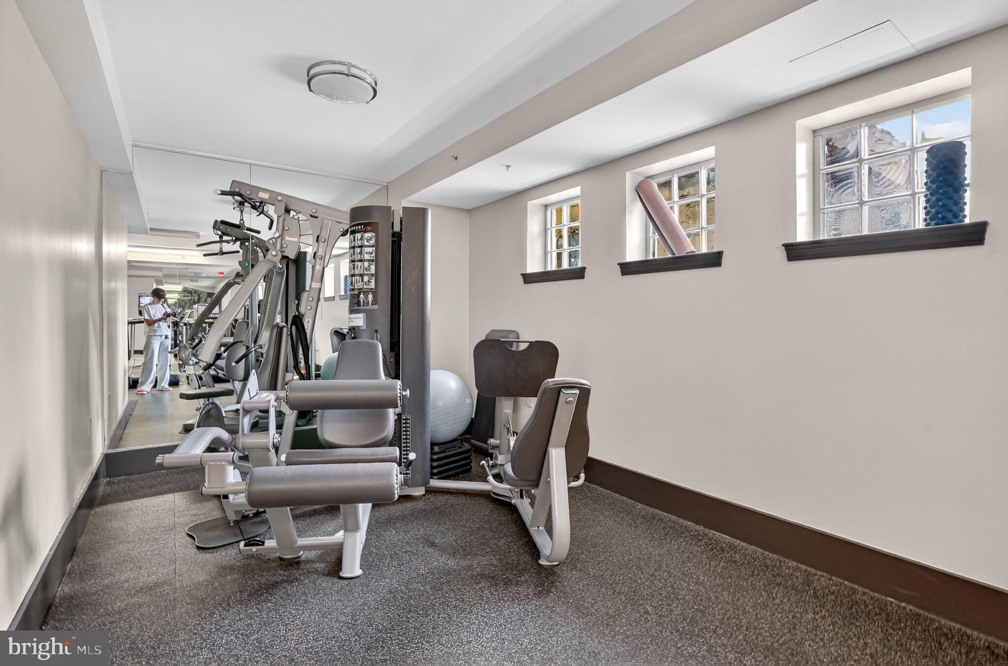 555 MASSACHUSETTS AVENUE NW 1318