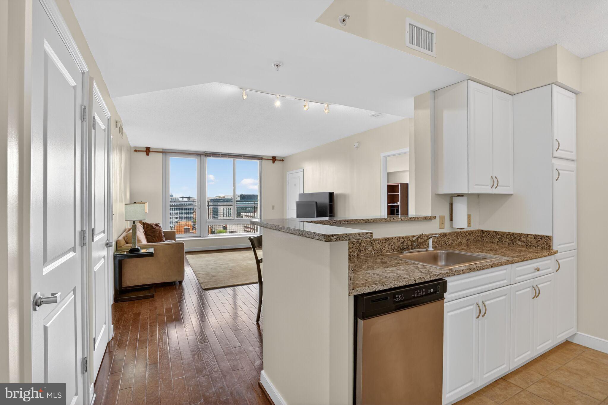 555 MASSACHUSETTS AVENUE NW 1318