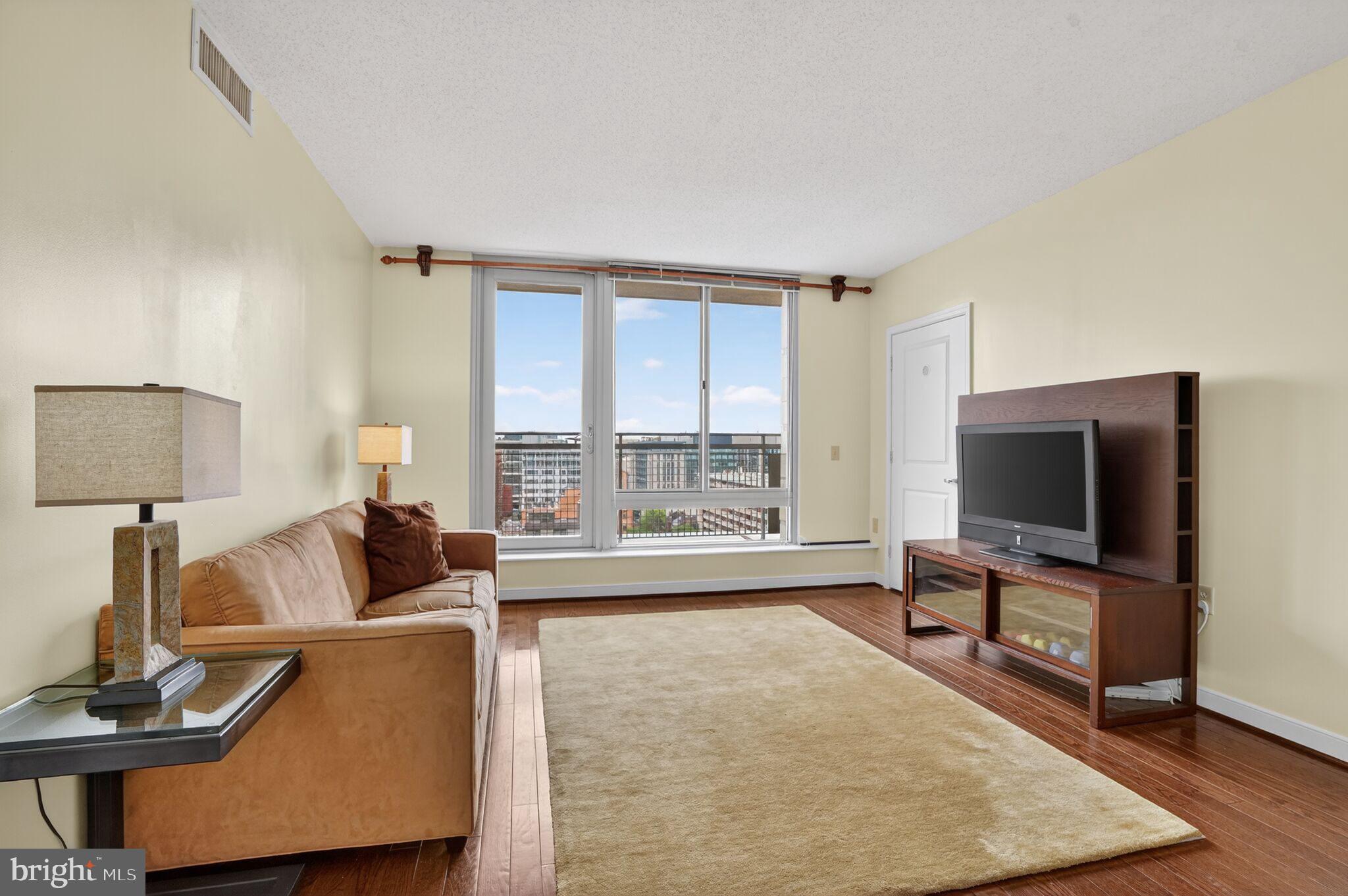 555 MASSACHUSETTS AVENUE NW 1318