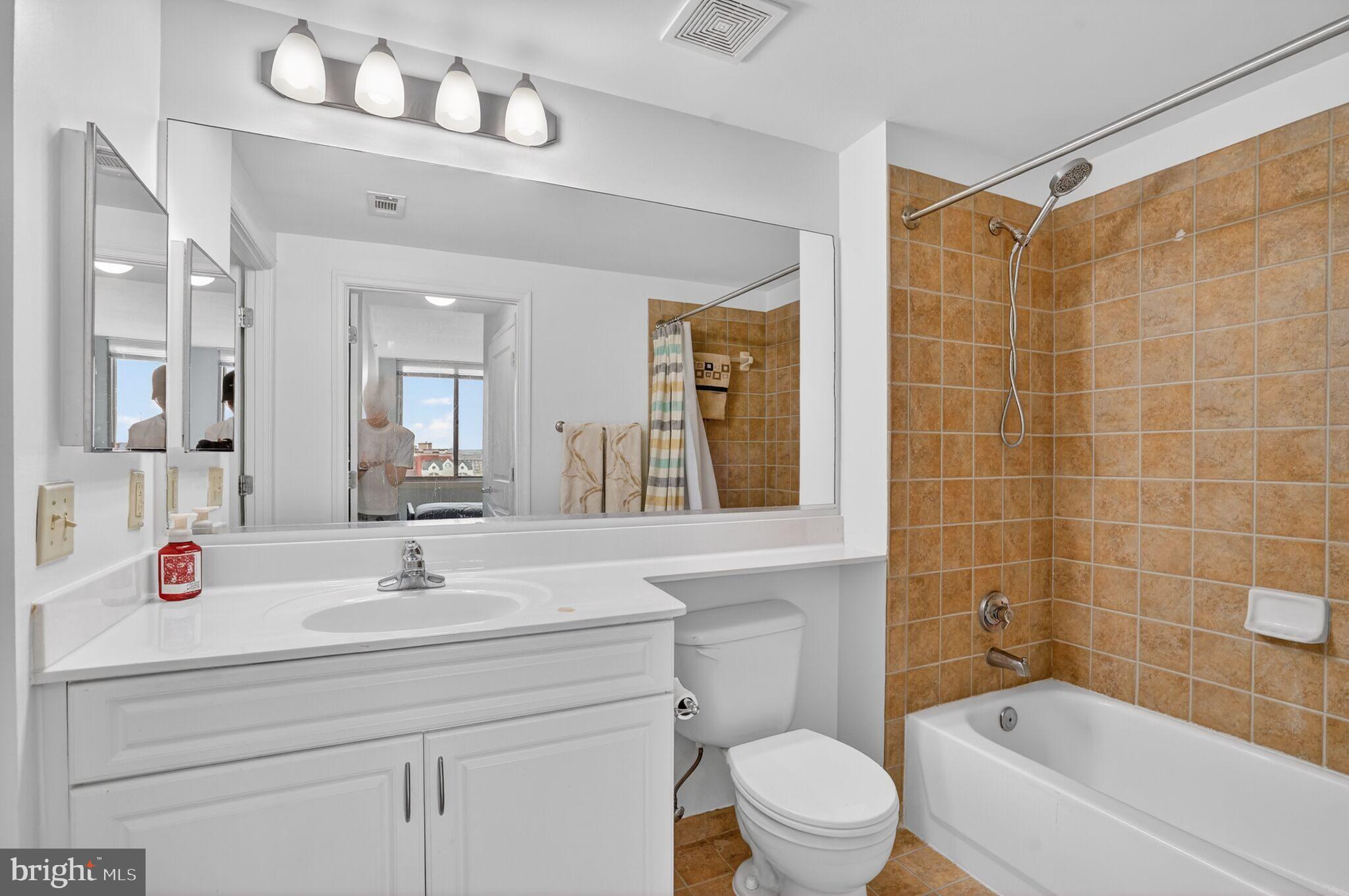 555 MASSACHUSETTS AVENUE NW 1318