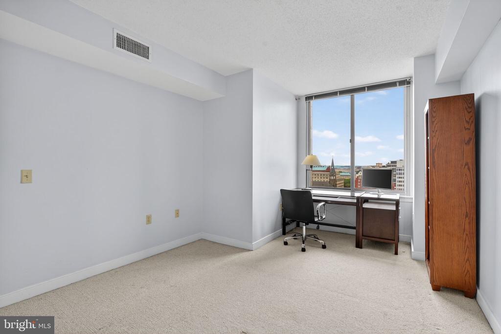 555 MASSACHUSETTS AVENUE NW 1318