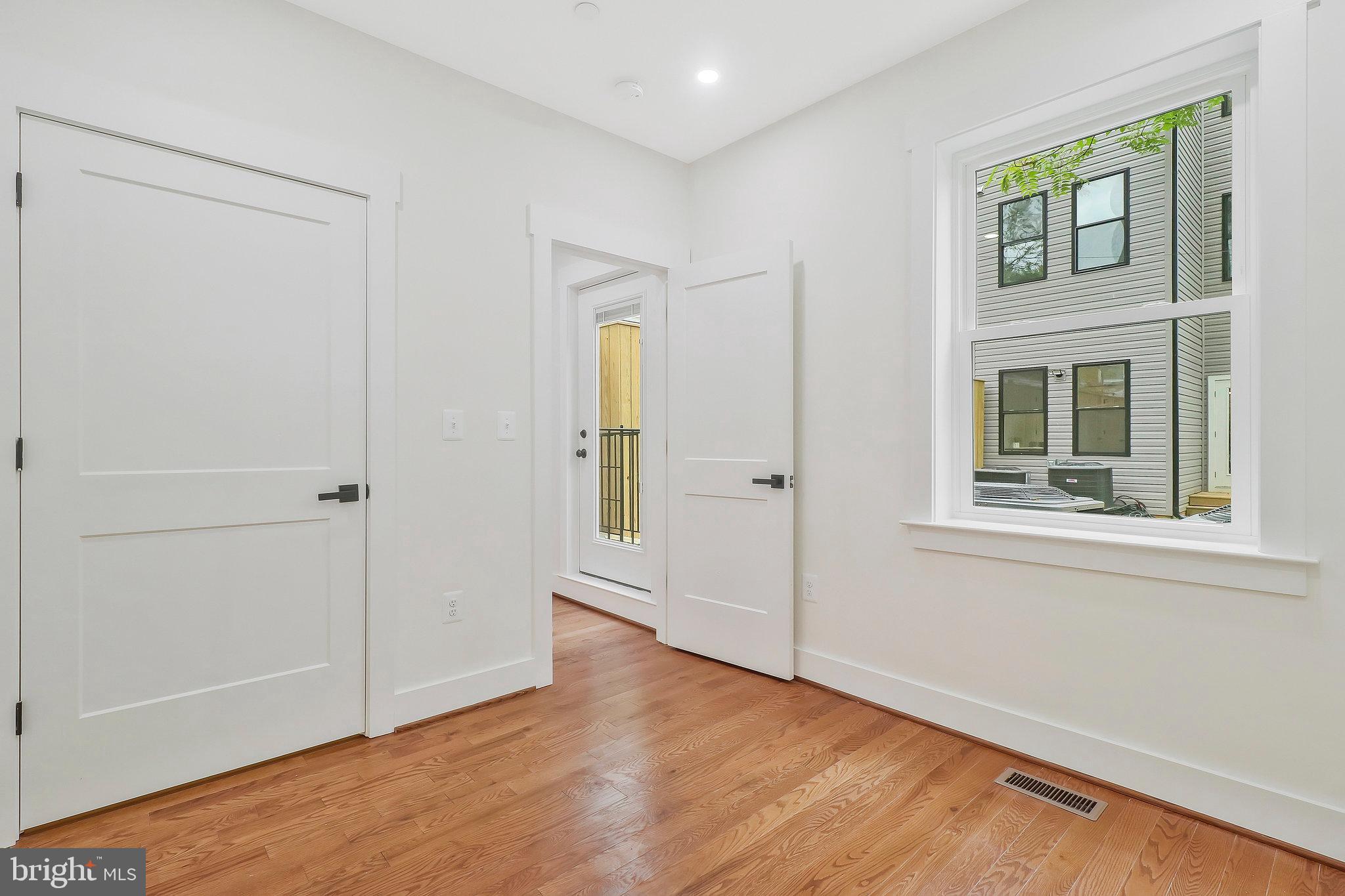 423 LAMONT STREET NW 1