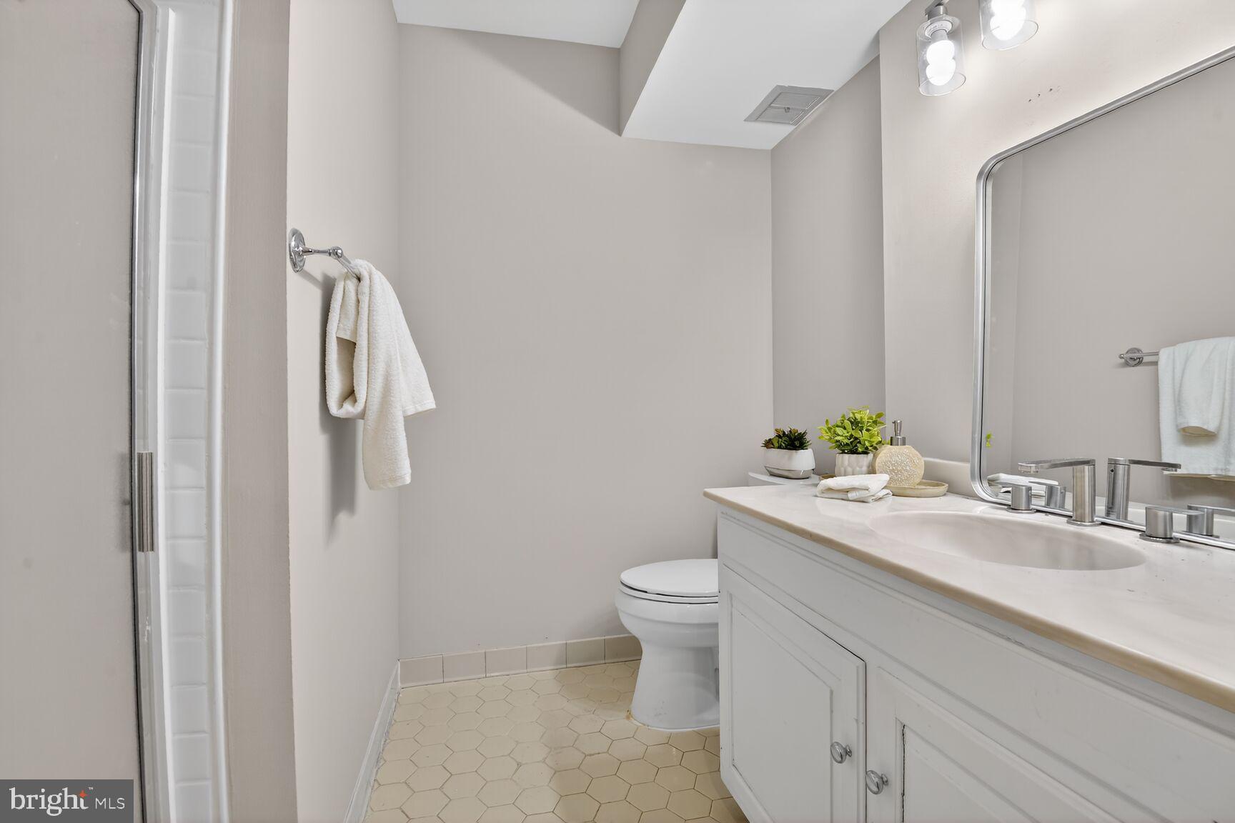 4383 WESTOVER PLACE NW