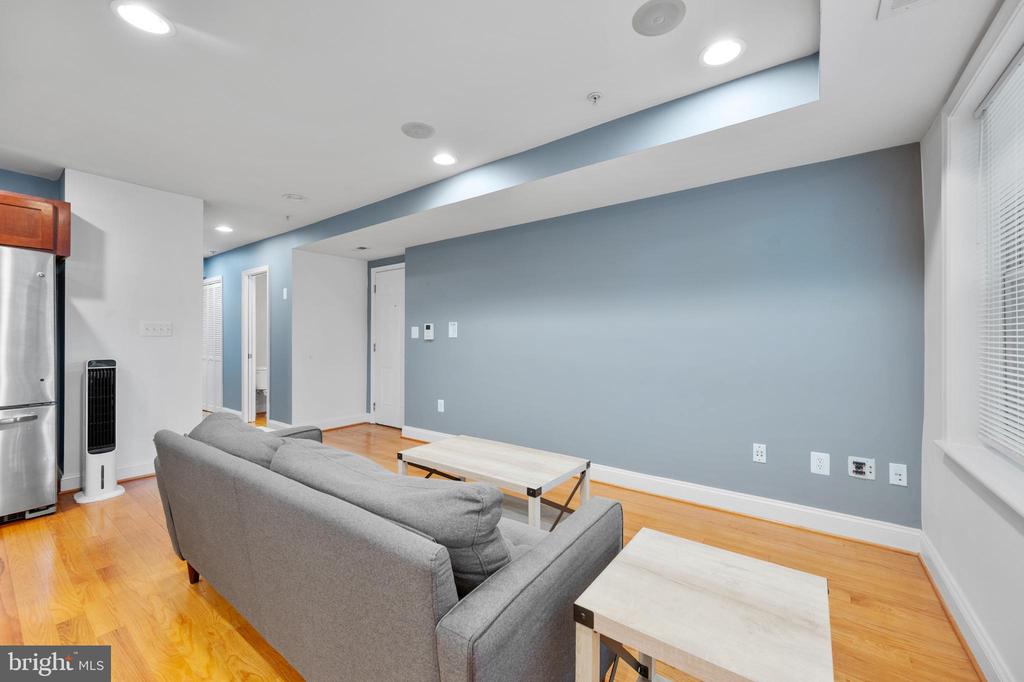 617 JEFFERSON STREET NW 102