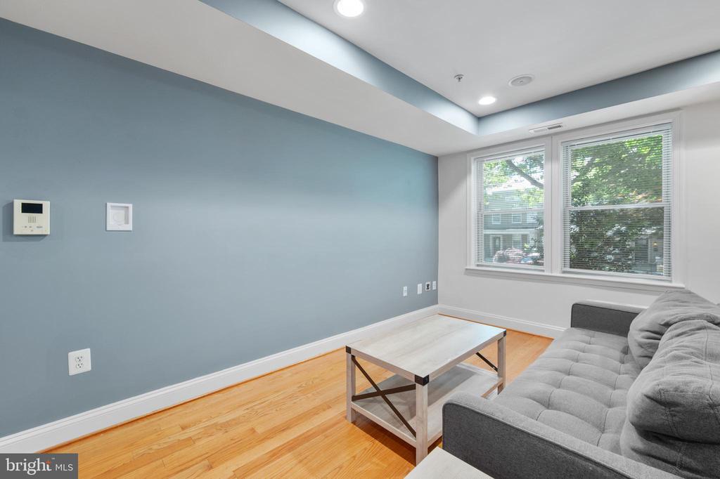 617 JEFFERSON STREET NW 102