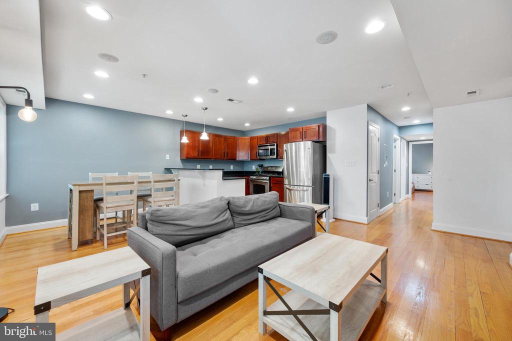 617 JEFFERSON STREET NW 102