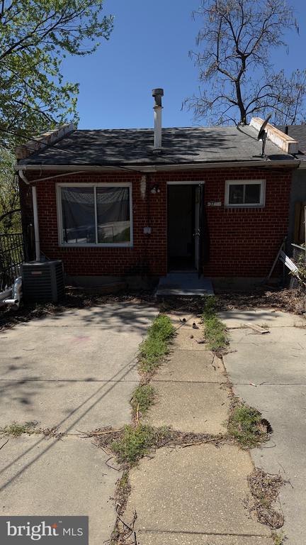 2215 14TH STREET NE