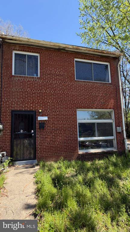 2215 14TH STREET NE