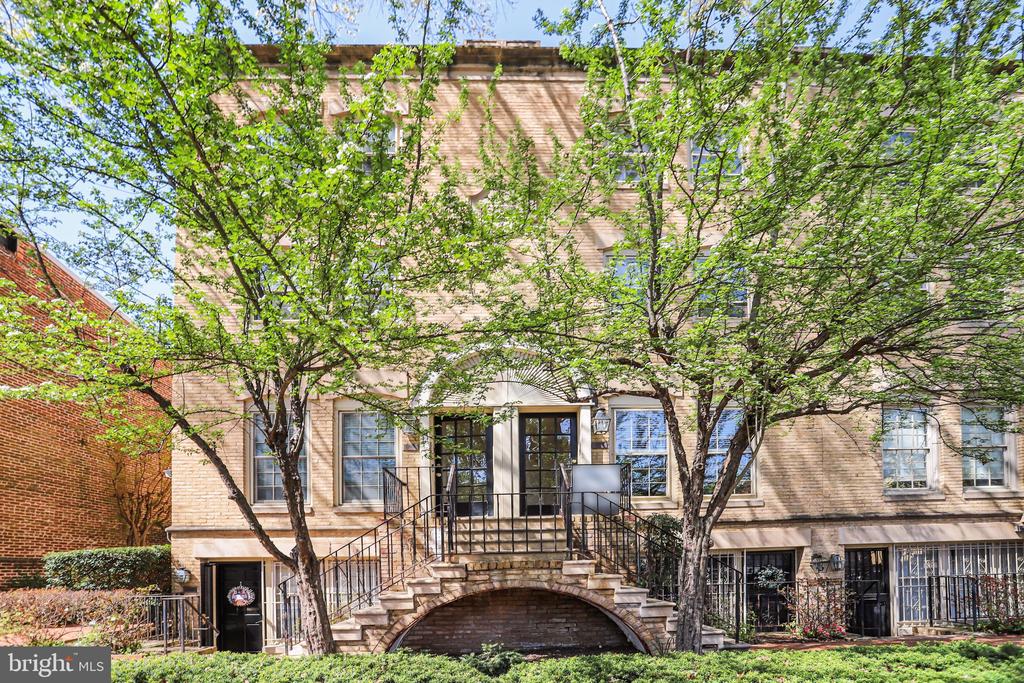 212 3RD STREET NE A