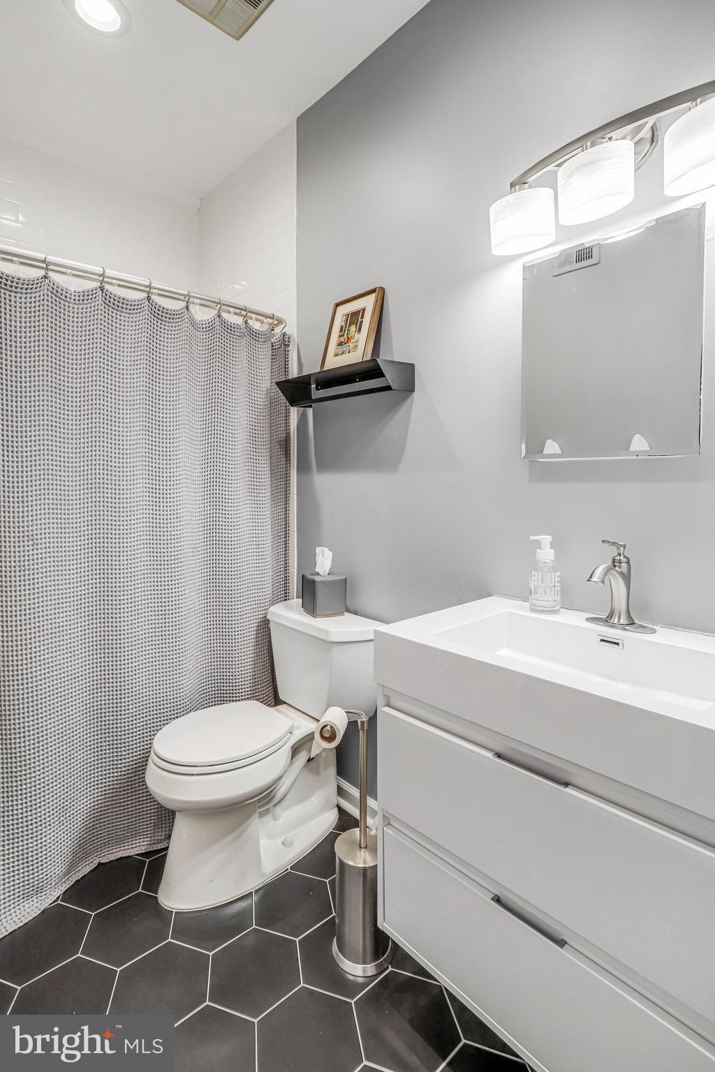 212 3RD STREET NE A