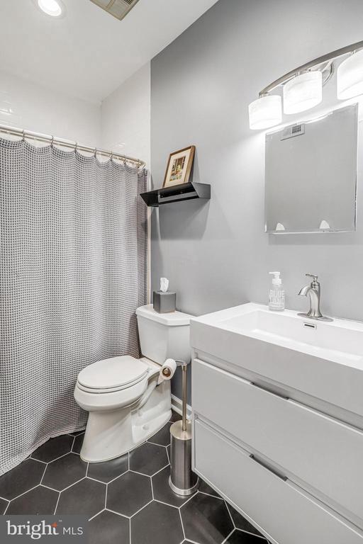 212 3RD STREET NE A