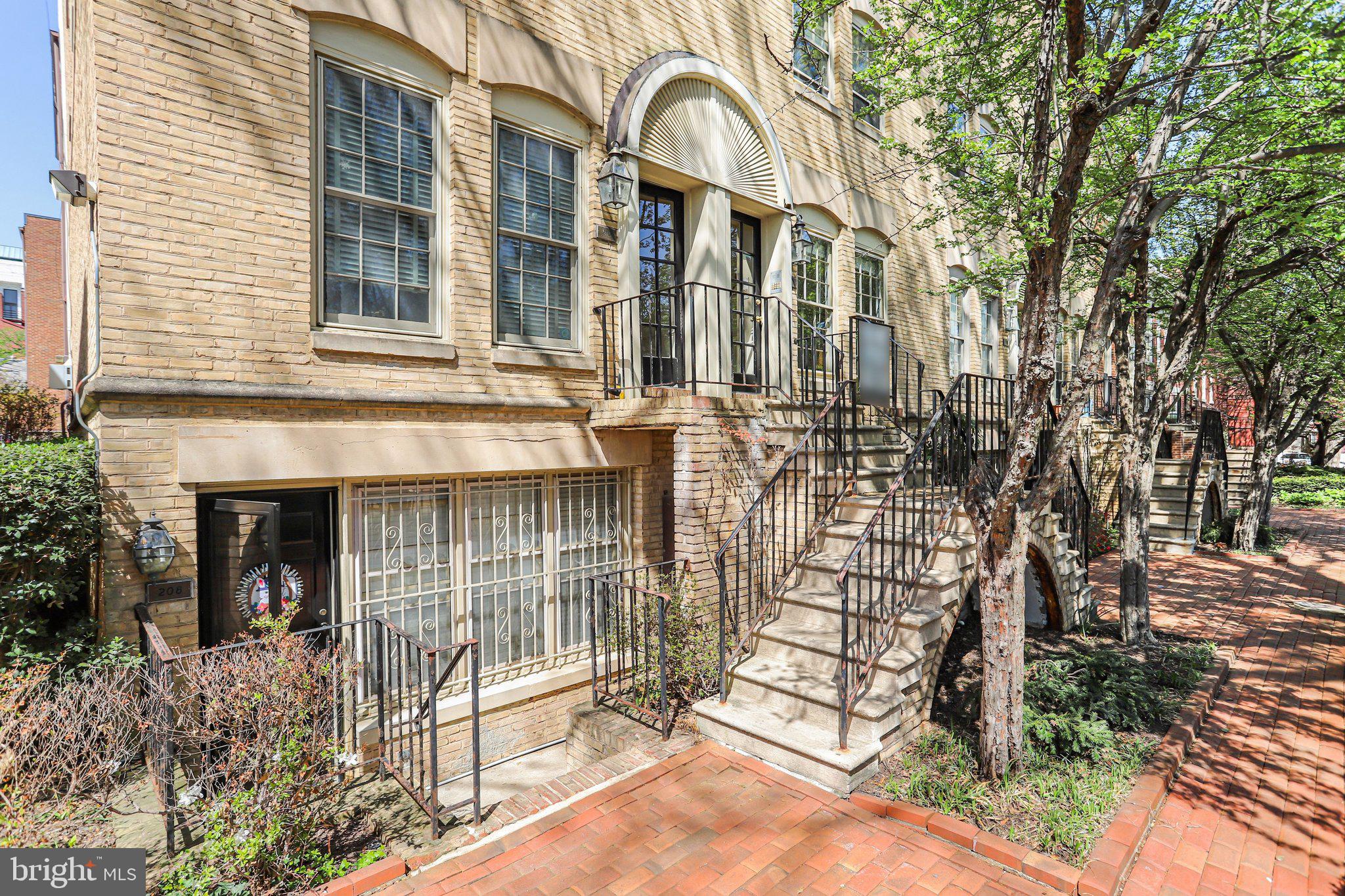 212 3RD STREET NE A
