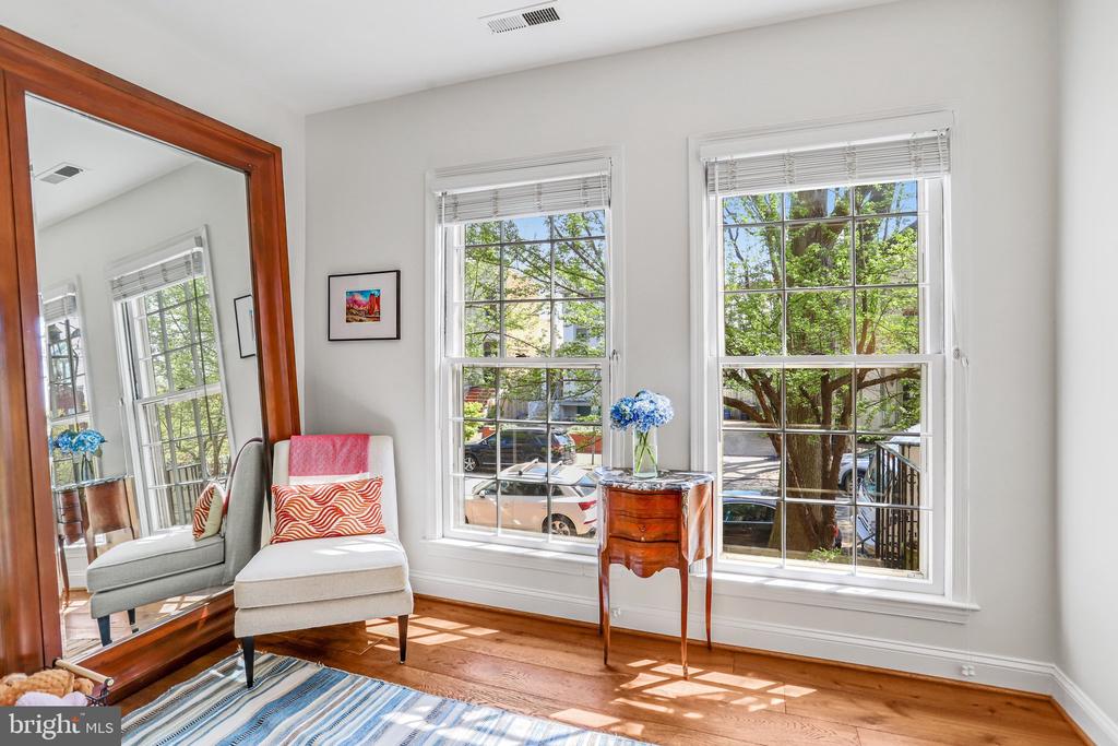 212 3RD STREET NE A