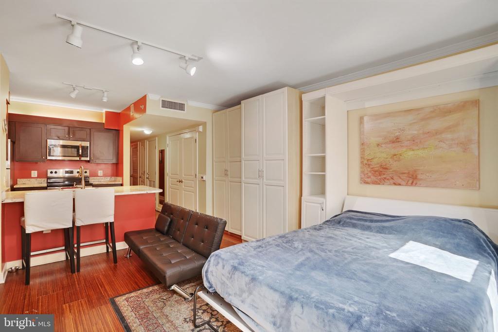616 E STREET NW 708