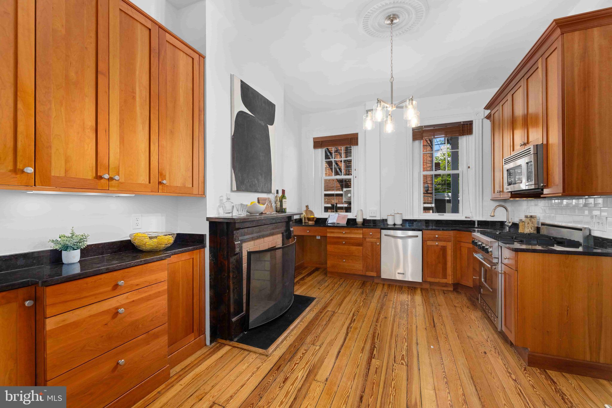 123 4TH STREET SE