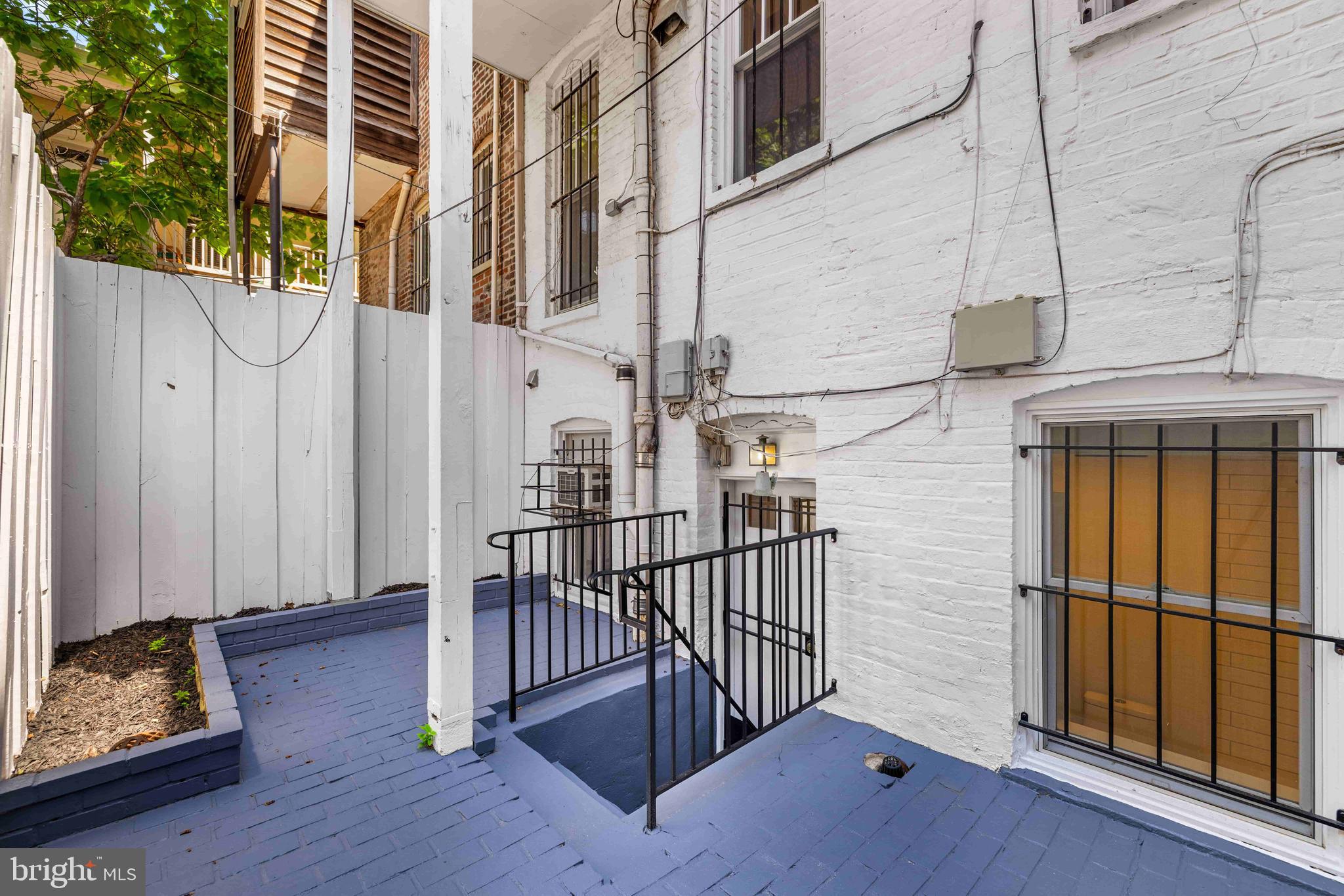 123 4TH STREET SE