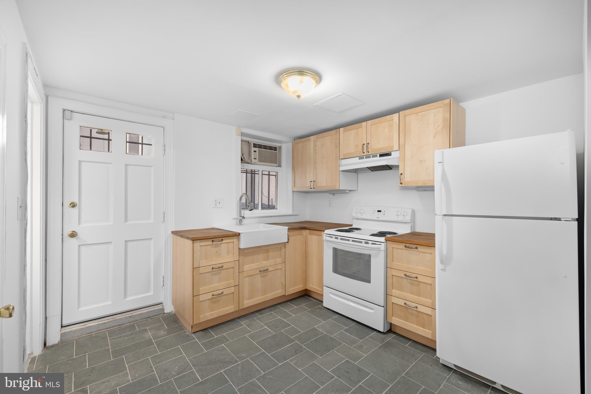 123 4TH STREET SE