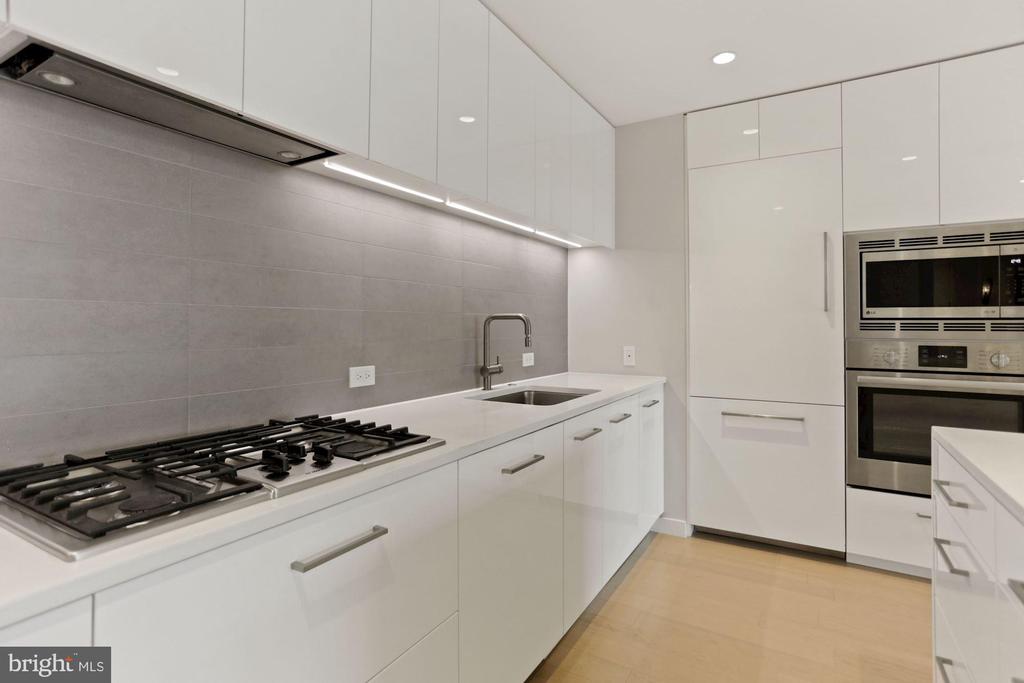 1111 24TH STREET NW 85