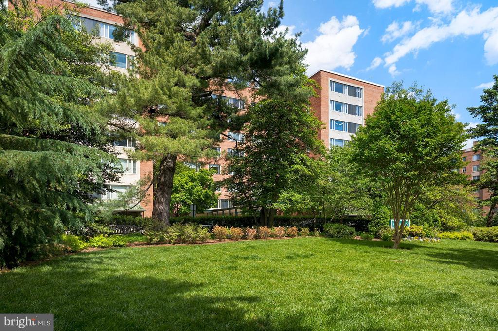 4301 MASSACHUSETTS AVENUE NW 3014