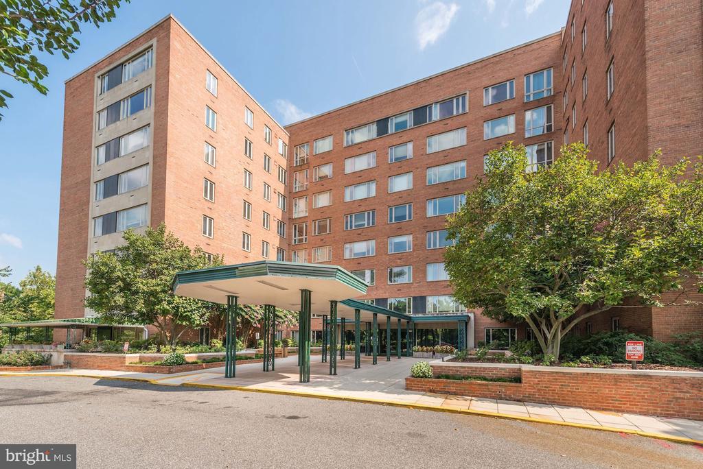 4301 MASSACHUSETTS AVENUE NW 3014