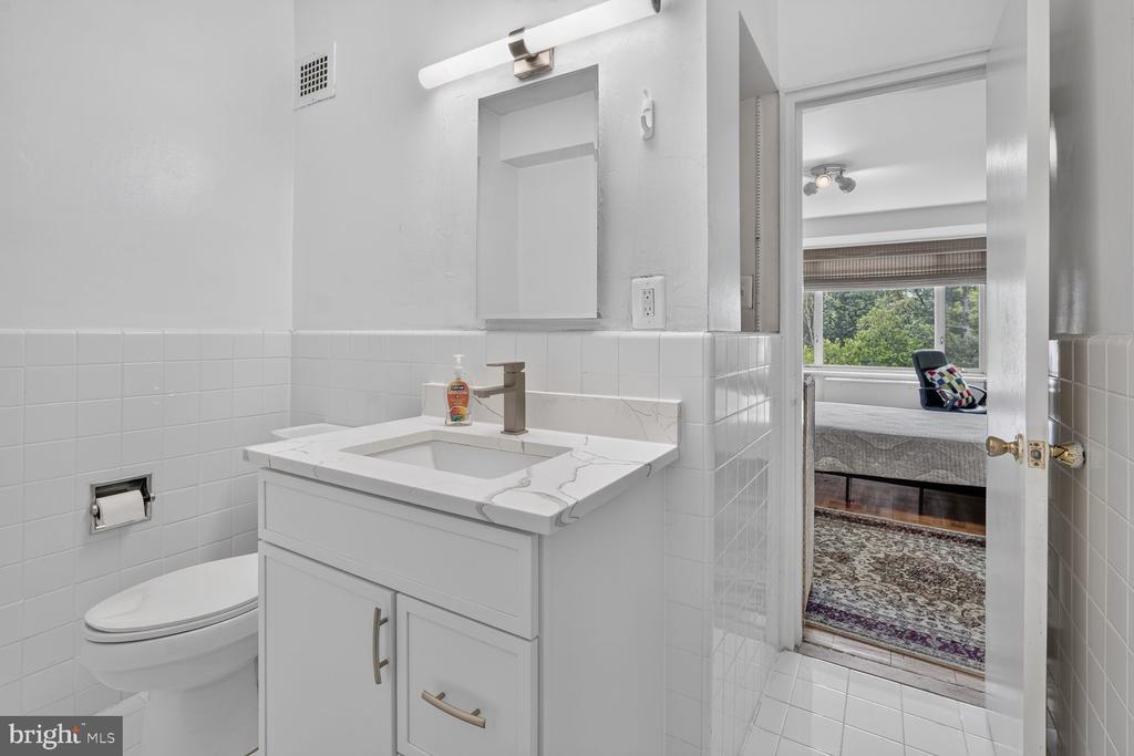 4301 MASSACHUSETTS AVENUE NW 3014