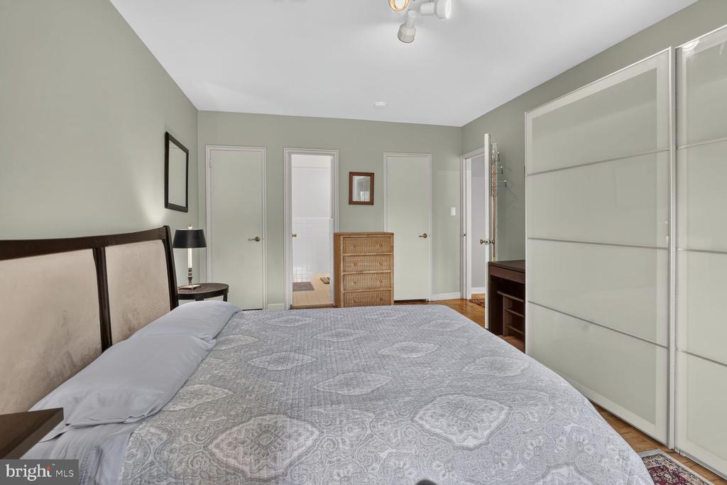 4301 MASSACHUSETTS AVENUE NW 3014