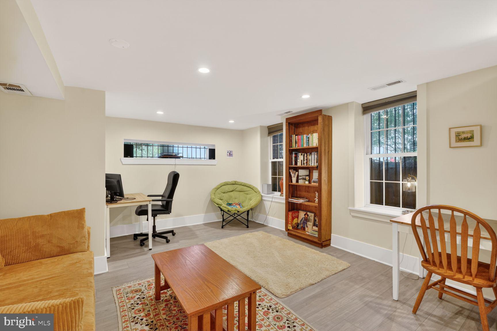 1495 NW NEWTON STREET NW B102