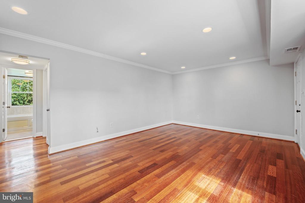 3868 9TH STREET SE Unit: 201