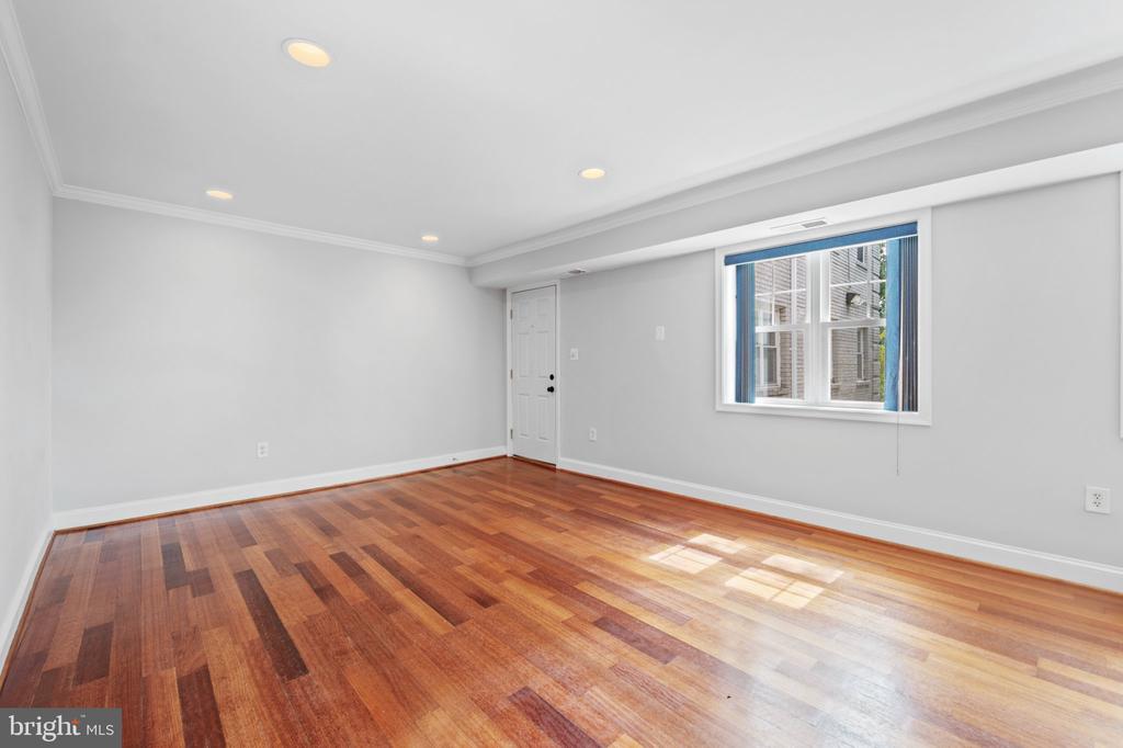 3868 9TH STREET SE Unit: 201
