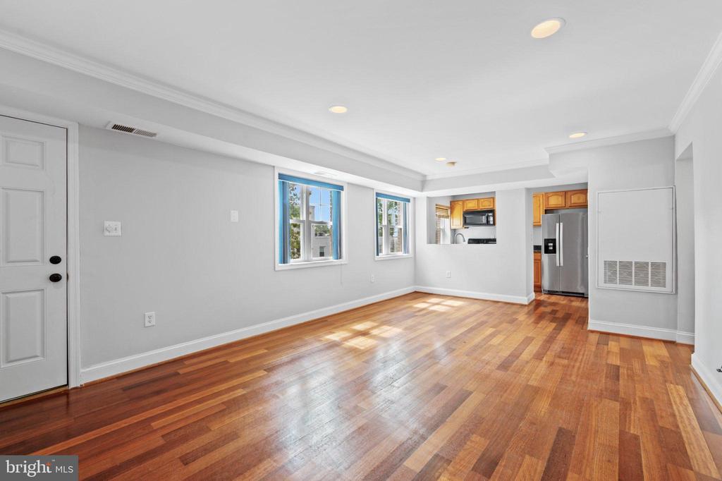 3868 9TH STREET SE Unit: 201