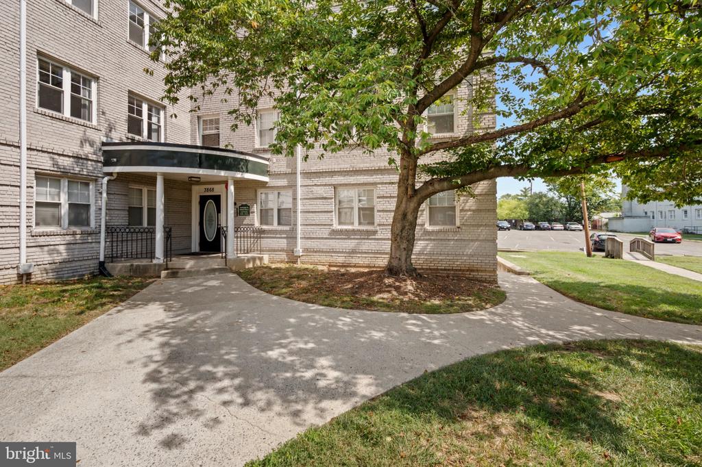3868 9TH STREET SE Unit: 201