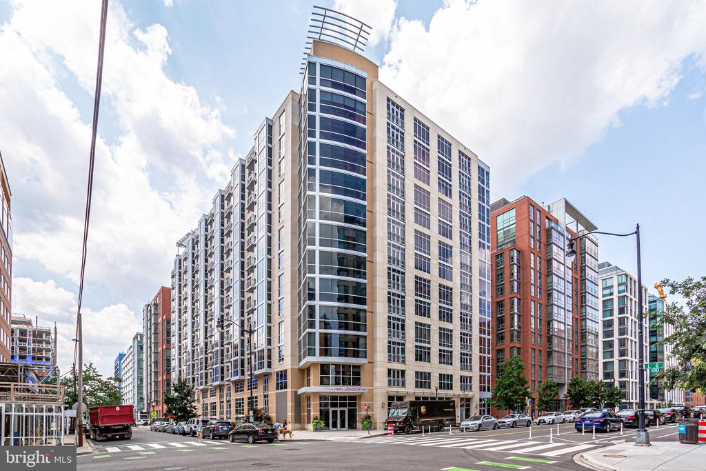 1025 1ST STREET SE Unit: 907