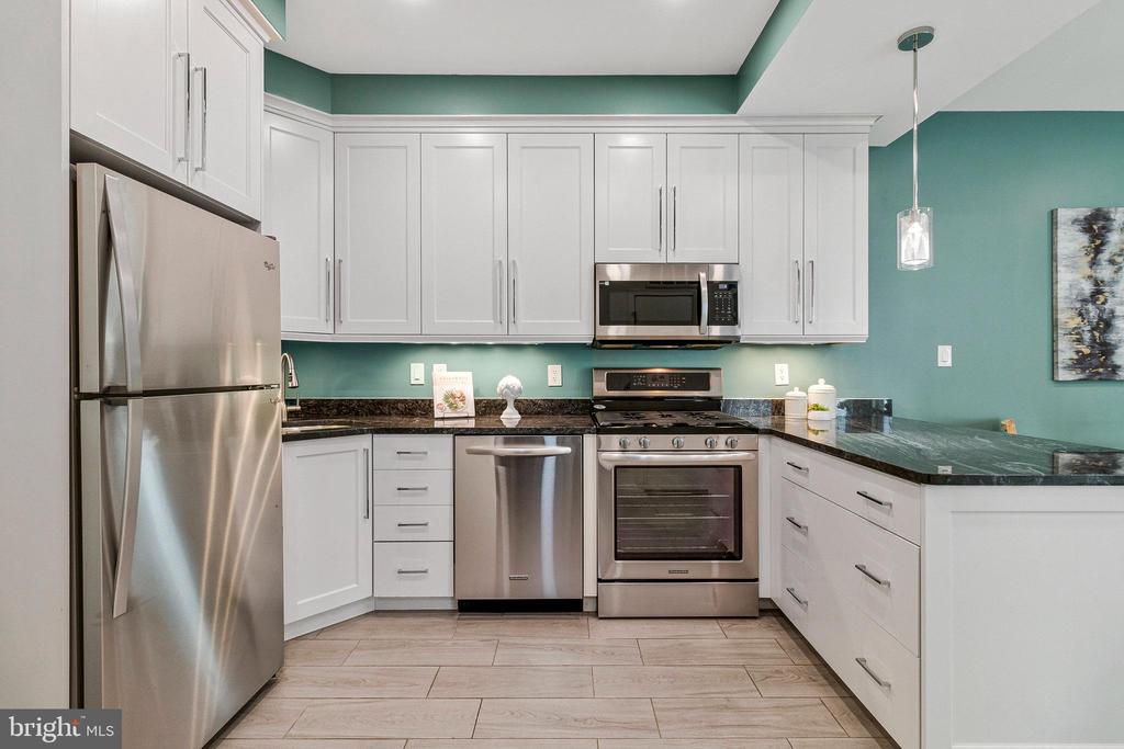756 PARK ROAD NW Unit: 2