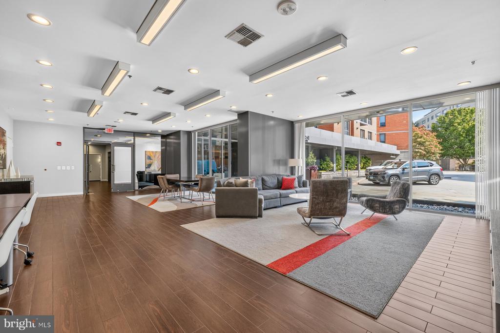 3883 CONNECTICUT AVENUE NW Unit: 206