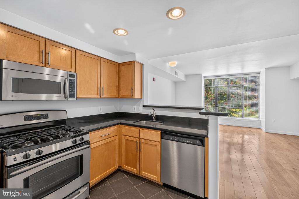 3883 CONNECTICUT AVENUE NW Unit: 206