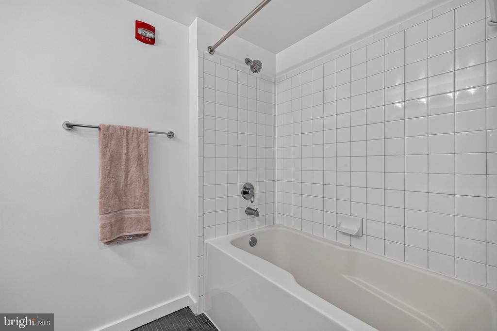 3883 CONNECTICUT AVENUE NW Unit: 206