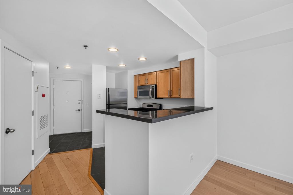 3883 CONNECTICUT AVENUE NW Unit: 206