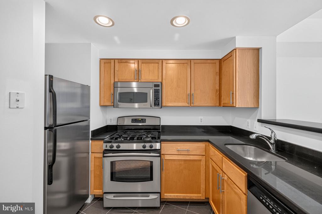 3883 CONNECTICUT AVENUE NW Unit: 206