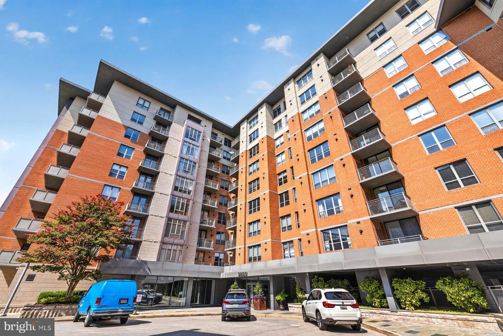 3883 CONNECTICUT AVENUE NW Unit: 206