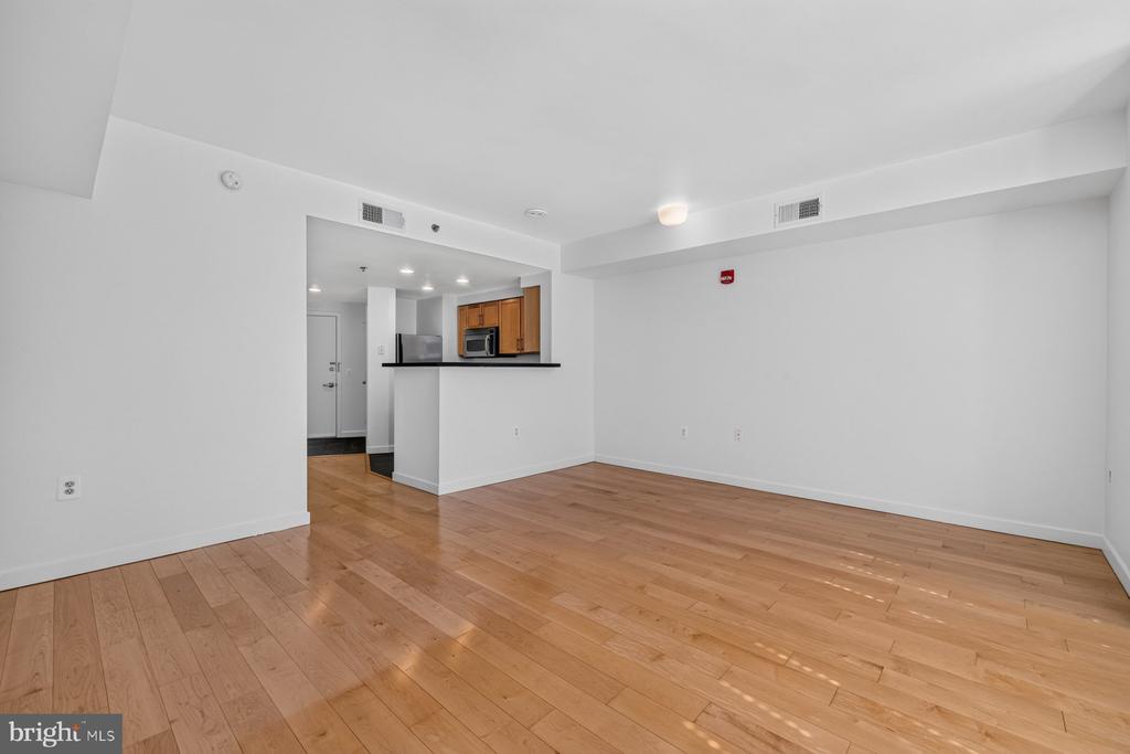 3883 CONNECTICUT AVENUE NW Unit: 206