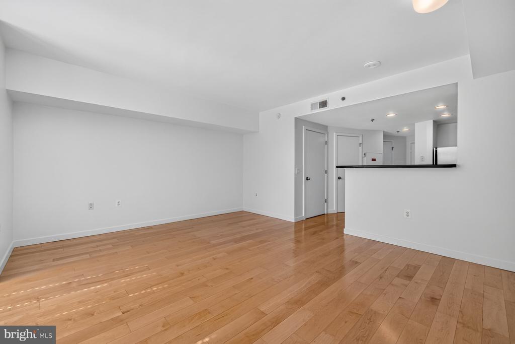 3883 CONNECTICUT AVENUE NW Unit: 206