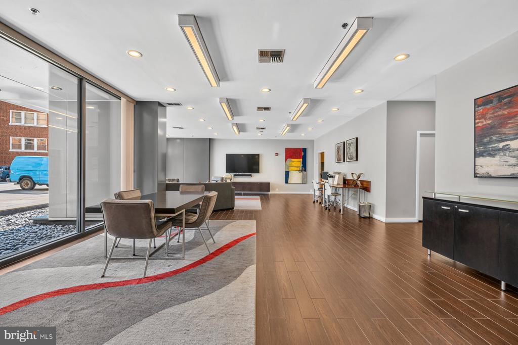 3883 CONNECTICUT AVENUE NW Unit: 206