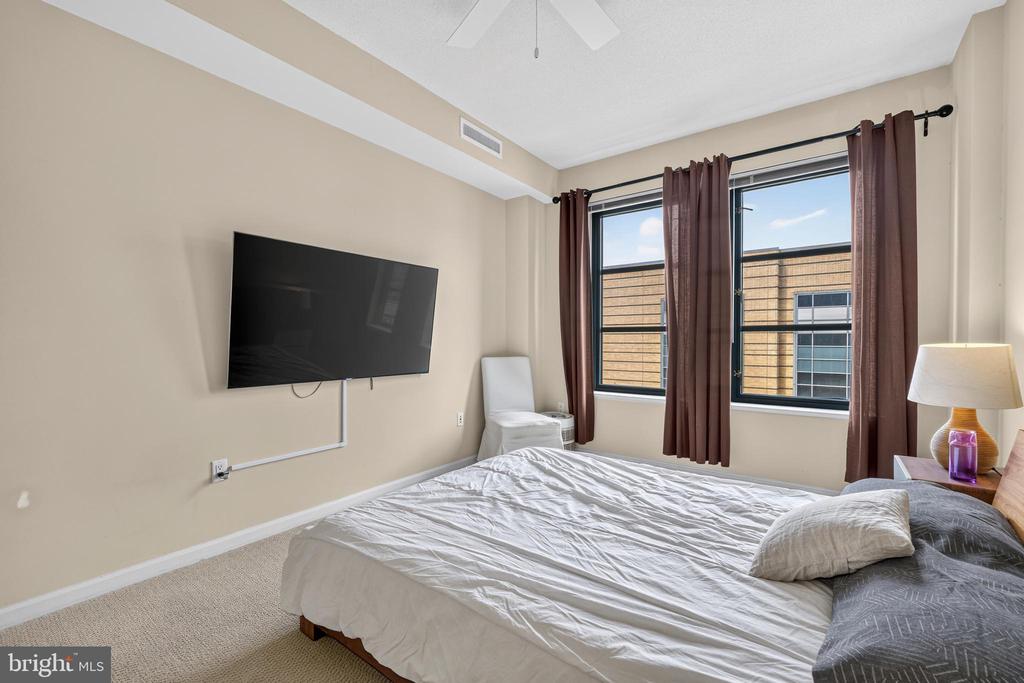 1390 KENYON STREET NW Unit: 517