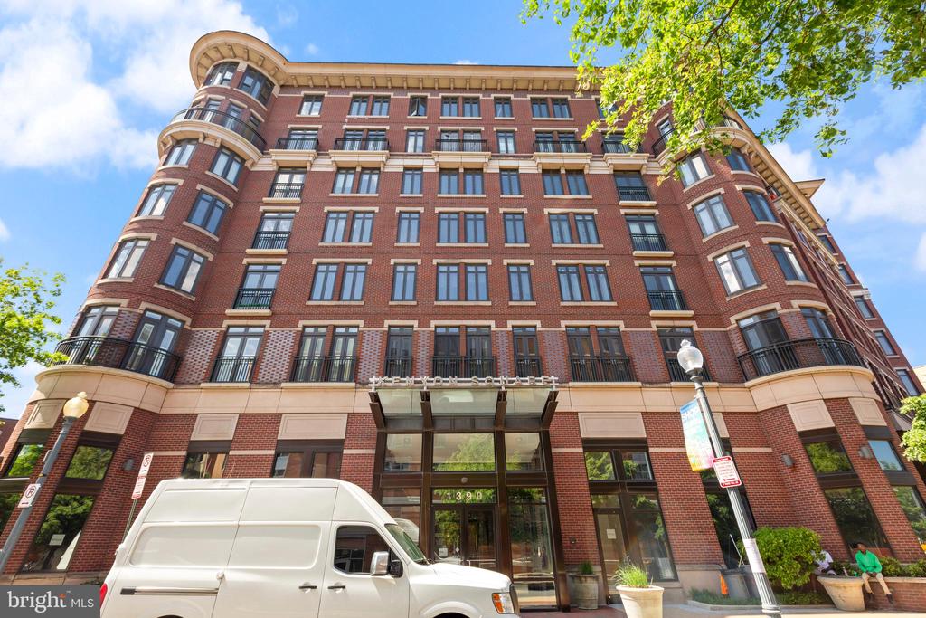 1390 KENYON STREET NW Unit: 517