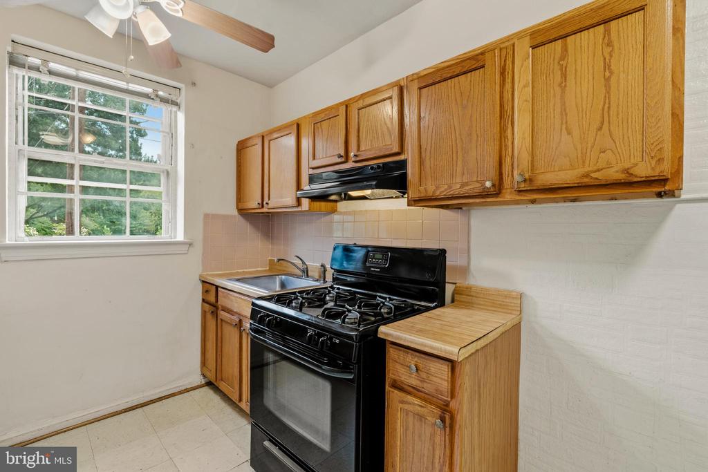 1446 TUCKERMAN STREET NW Unit: 105