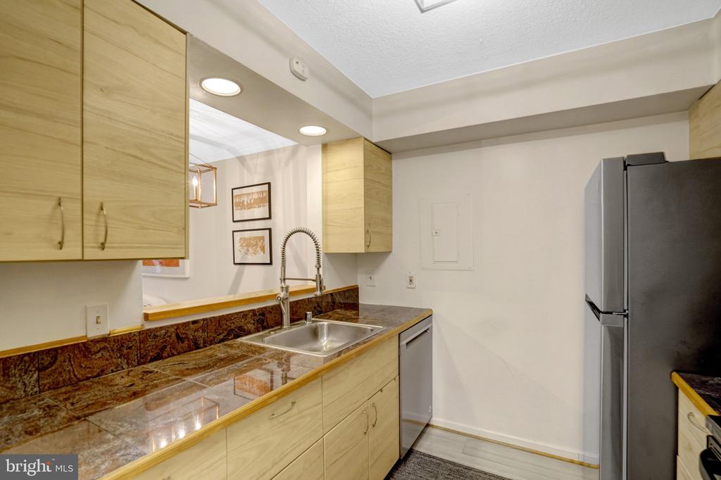 2111 WISCONSIN AVENUE NW Unit: 108